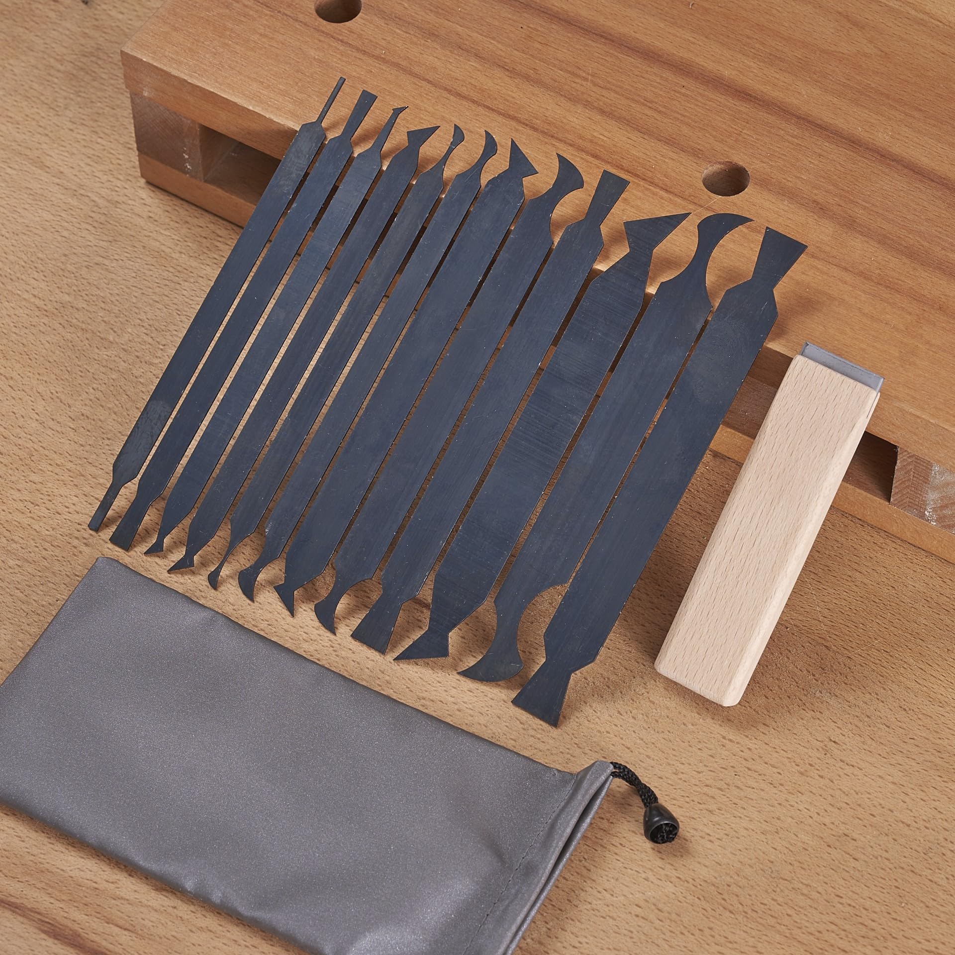 HERMIT TOOLS cabinet scraper burnisher used for forming consistent burrs.