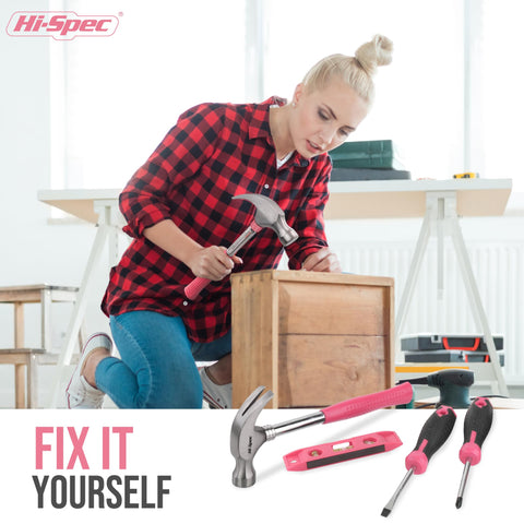 Hi-Spec pink tape measure helps quick measurements around the home.