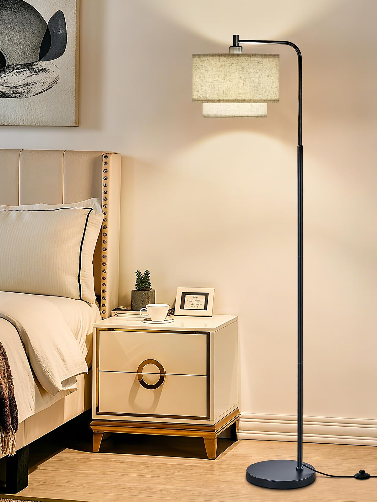 Hikczc foot switch allows hands-free color temperature changes.