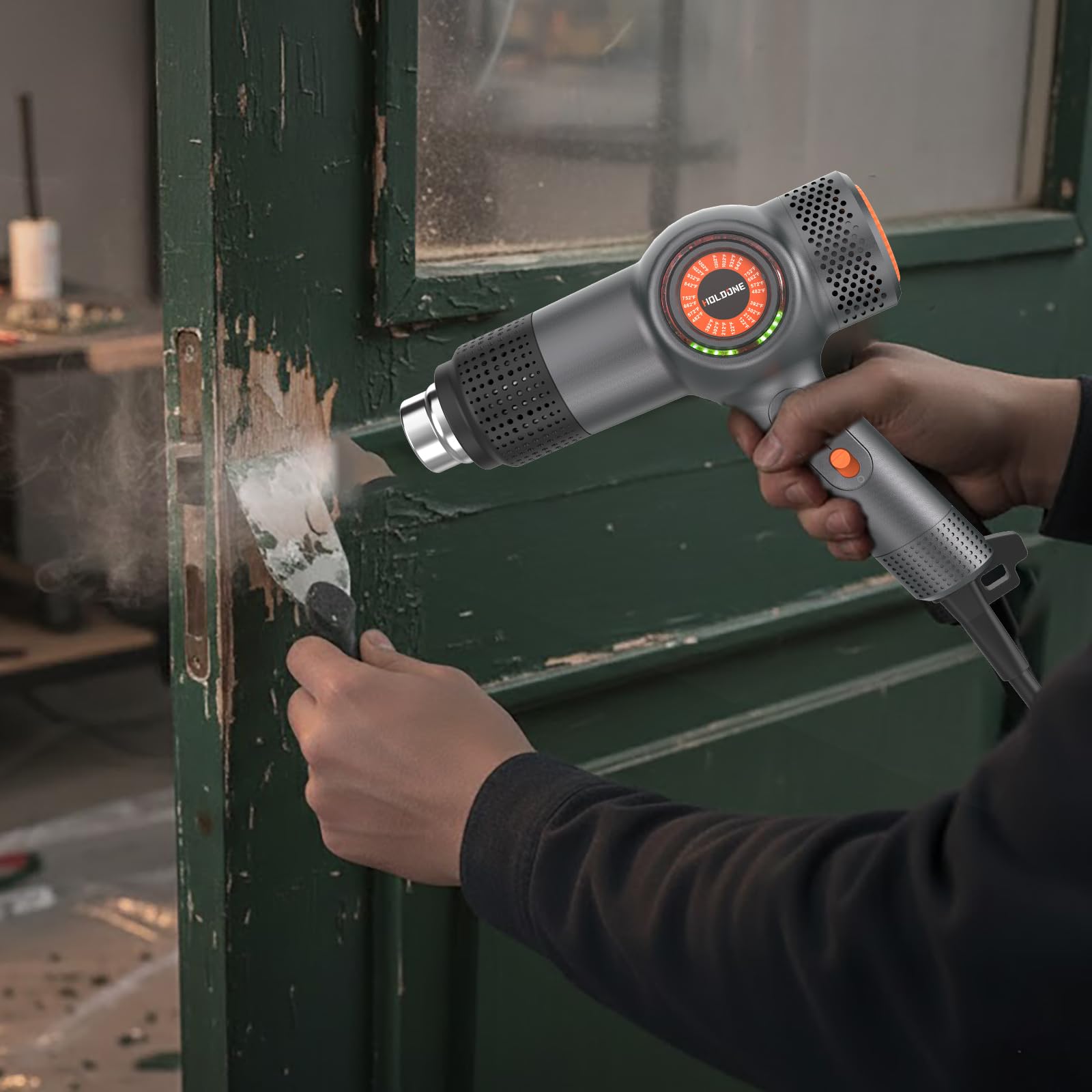 Holdone heat gun LED display close-up for real-time temperature status.
