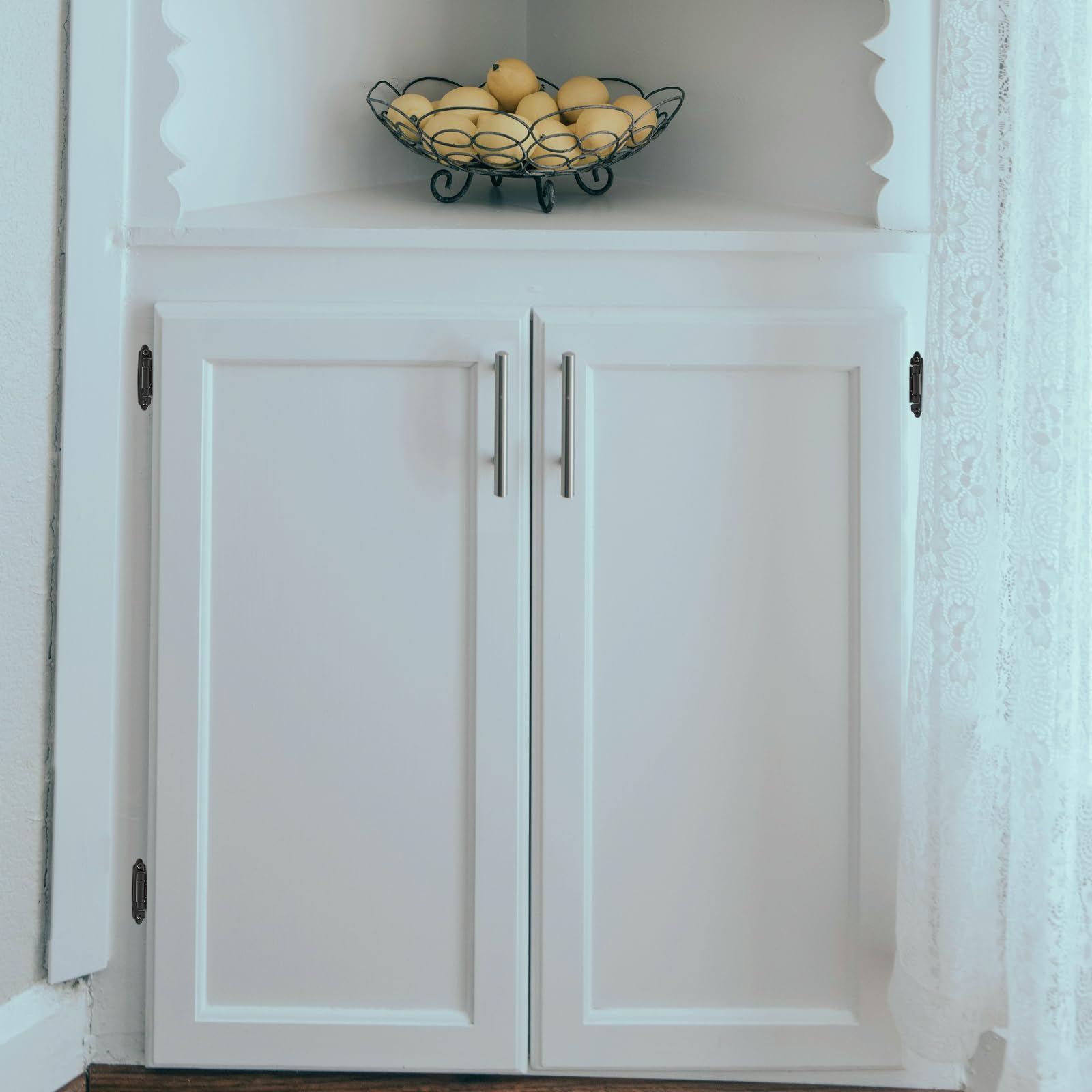 Home Expert silicone damper ensures quiet, smooth closing every time.