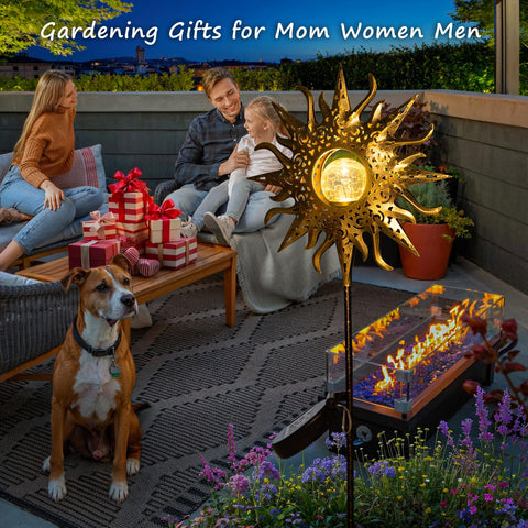 HOMEIMPRO crackle glass metal stake creates decorative light reflections at night.