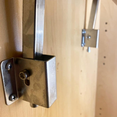 Homydom heavy-duty brackets labeled 680 lbs capacity for solid support.