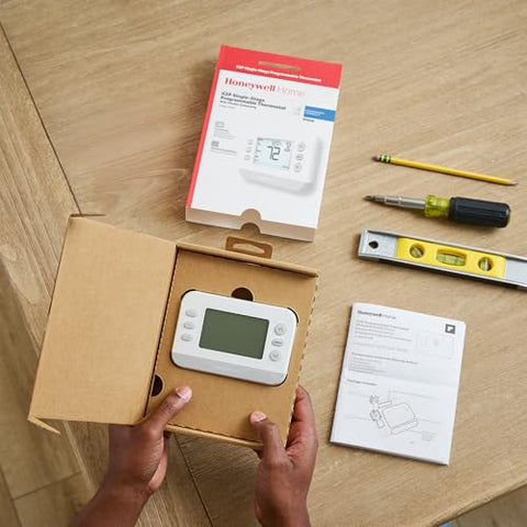 Honeywell Home RTH21B programming screen demonstrates flexible weekly schedules.