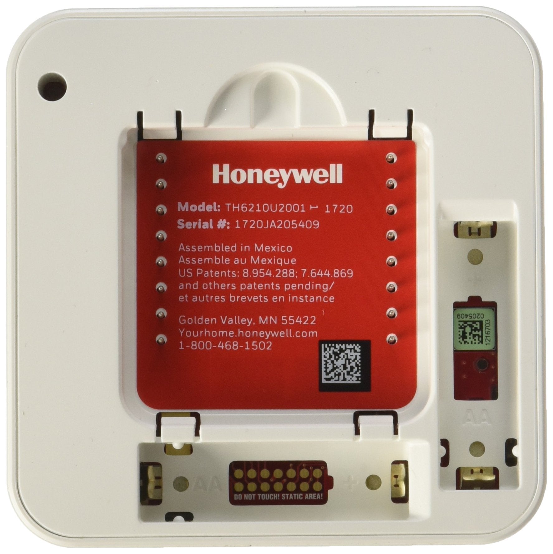 Honeywell TH6210U2001/U backlit panel ideal for nighttime programming.