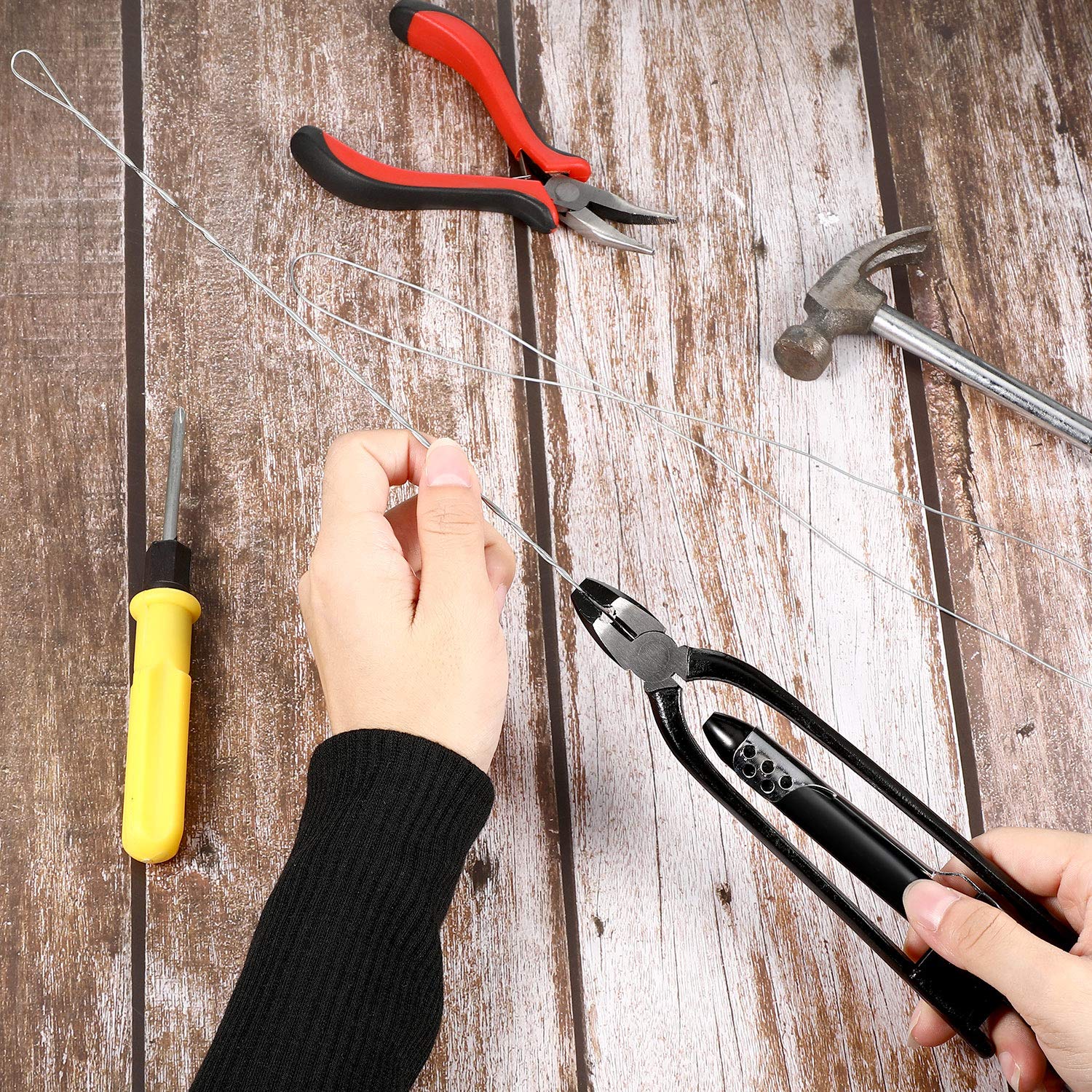 Honoson 3-in-1 tool with twist, cut and grip.