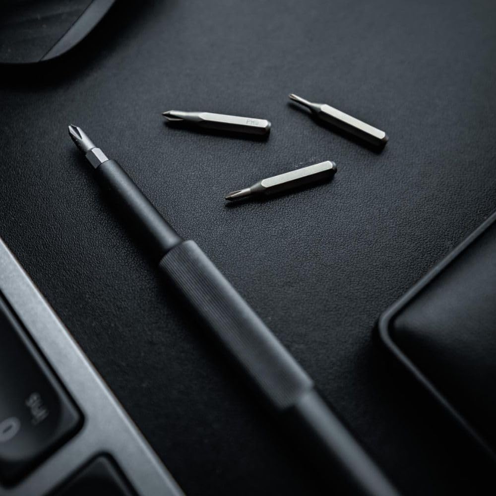 HOTO S2 steel bits closeup shows durability and precision