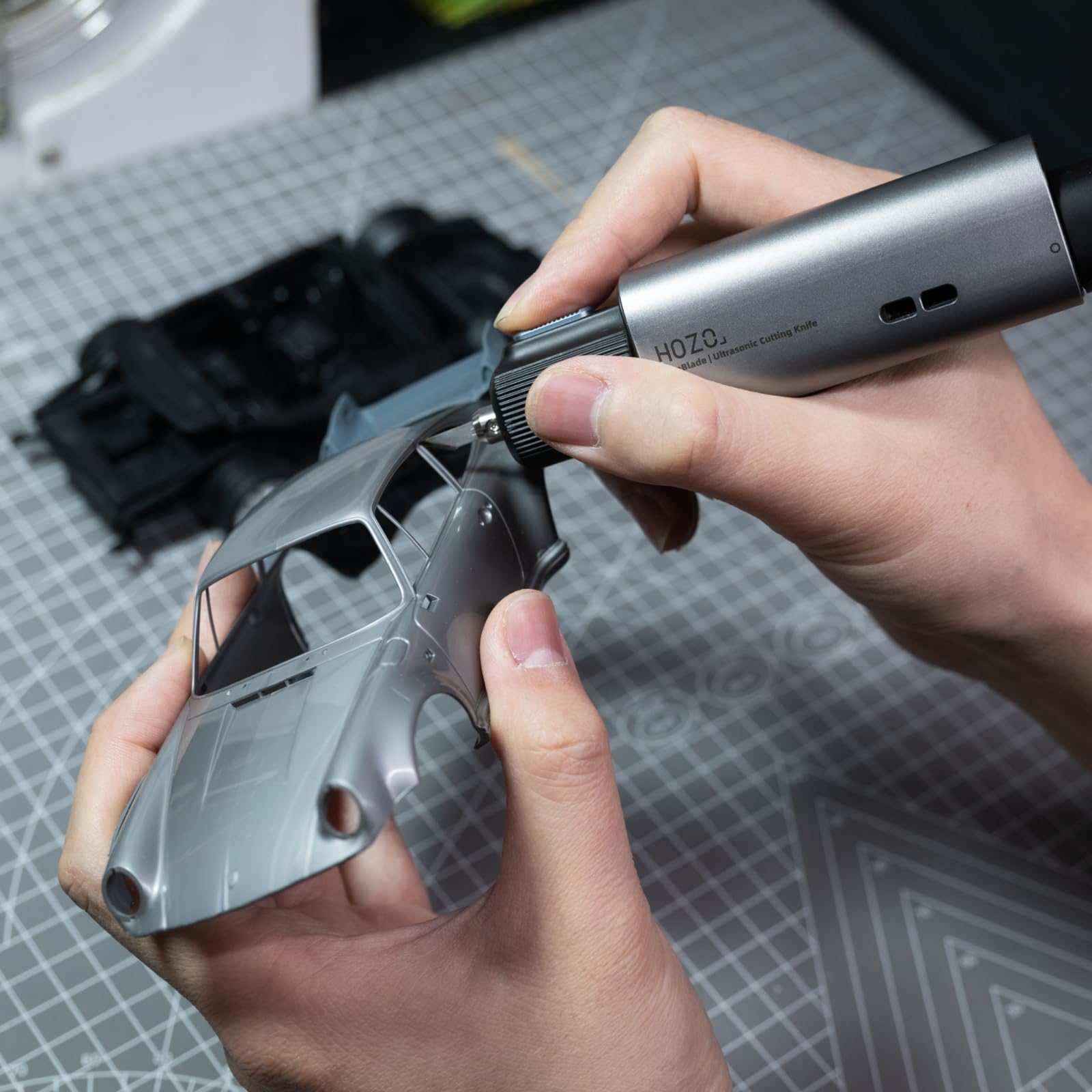 HOZO NeoBlade two-cutting-modes for precision and rapid material removal.