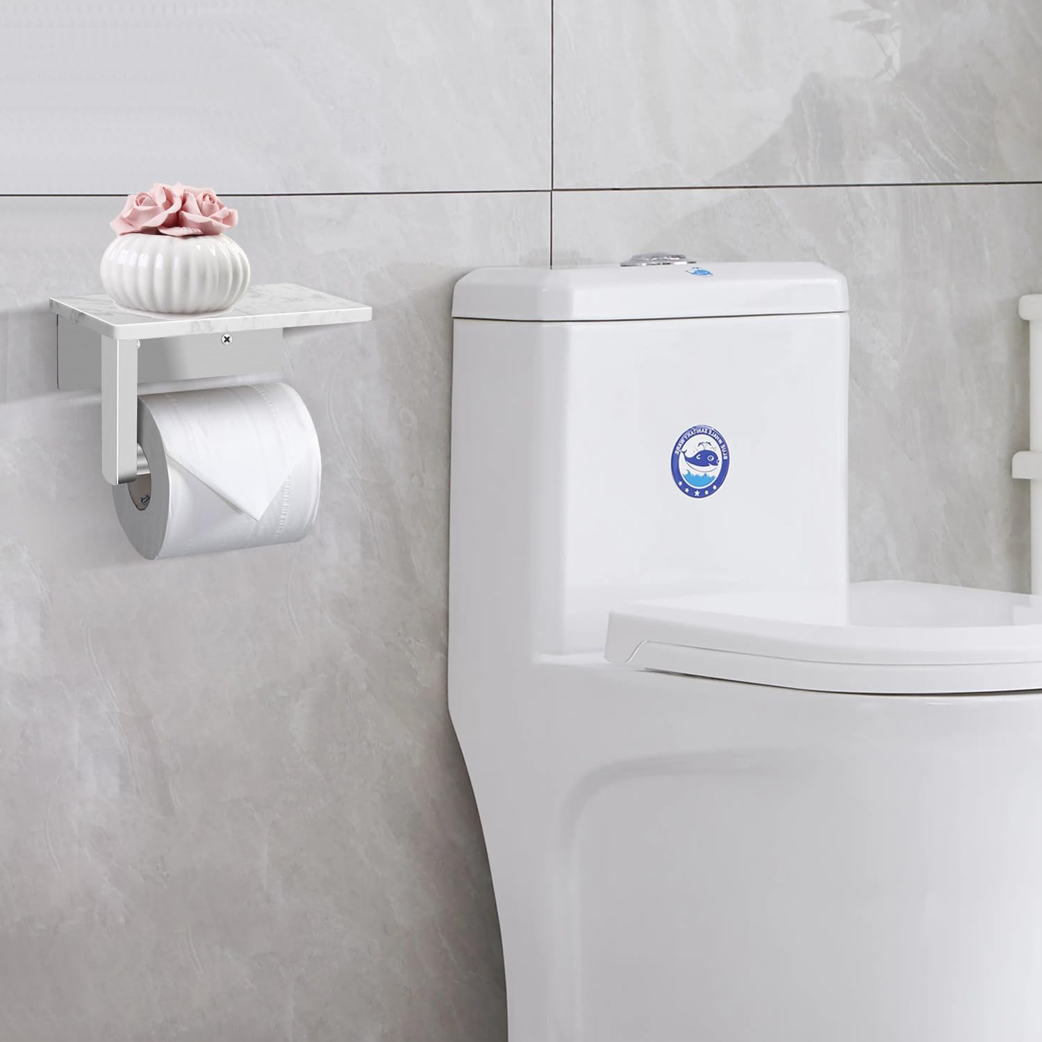 Hronta includes adhesive hooks for flexible, tool-free mounting