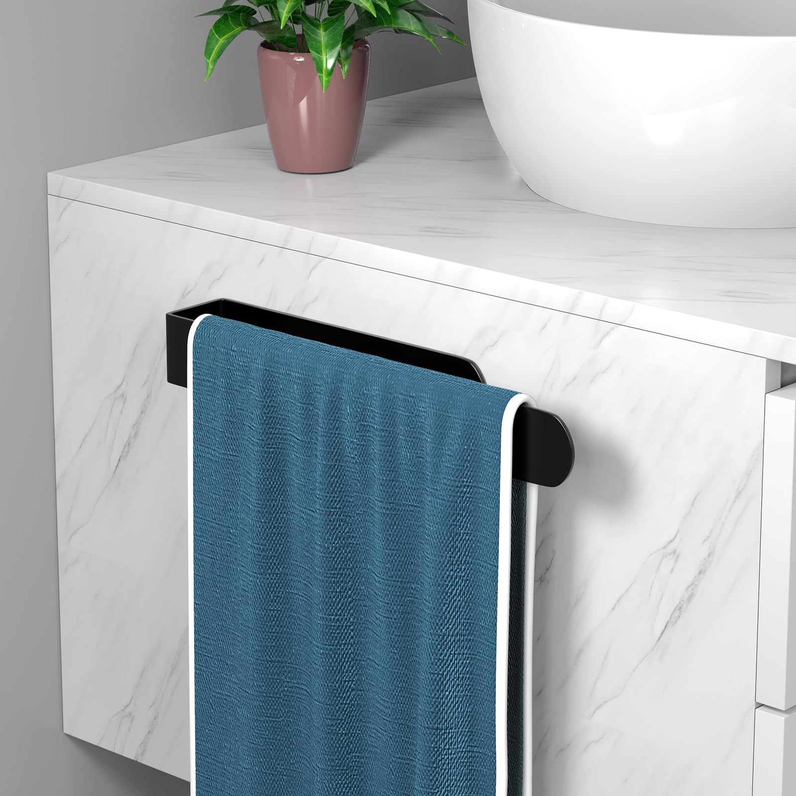 U-shaped HUFEEOH design provides contemporary look and extra towel storage