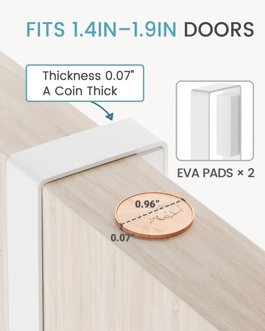 HULISEN wood panel design adds a warm touch to kitchens.