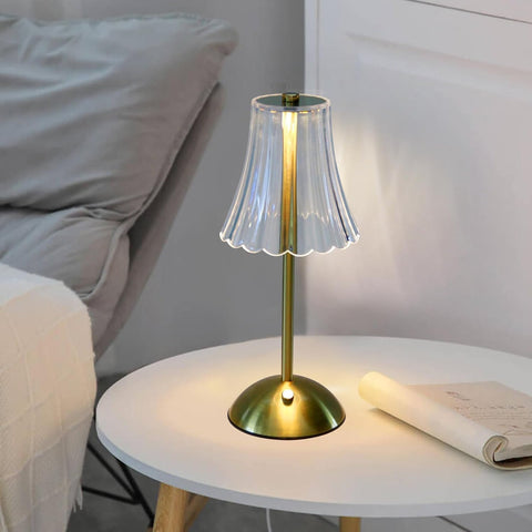 HULKNPEE packaging includes lamp manual and USB-C cable