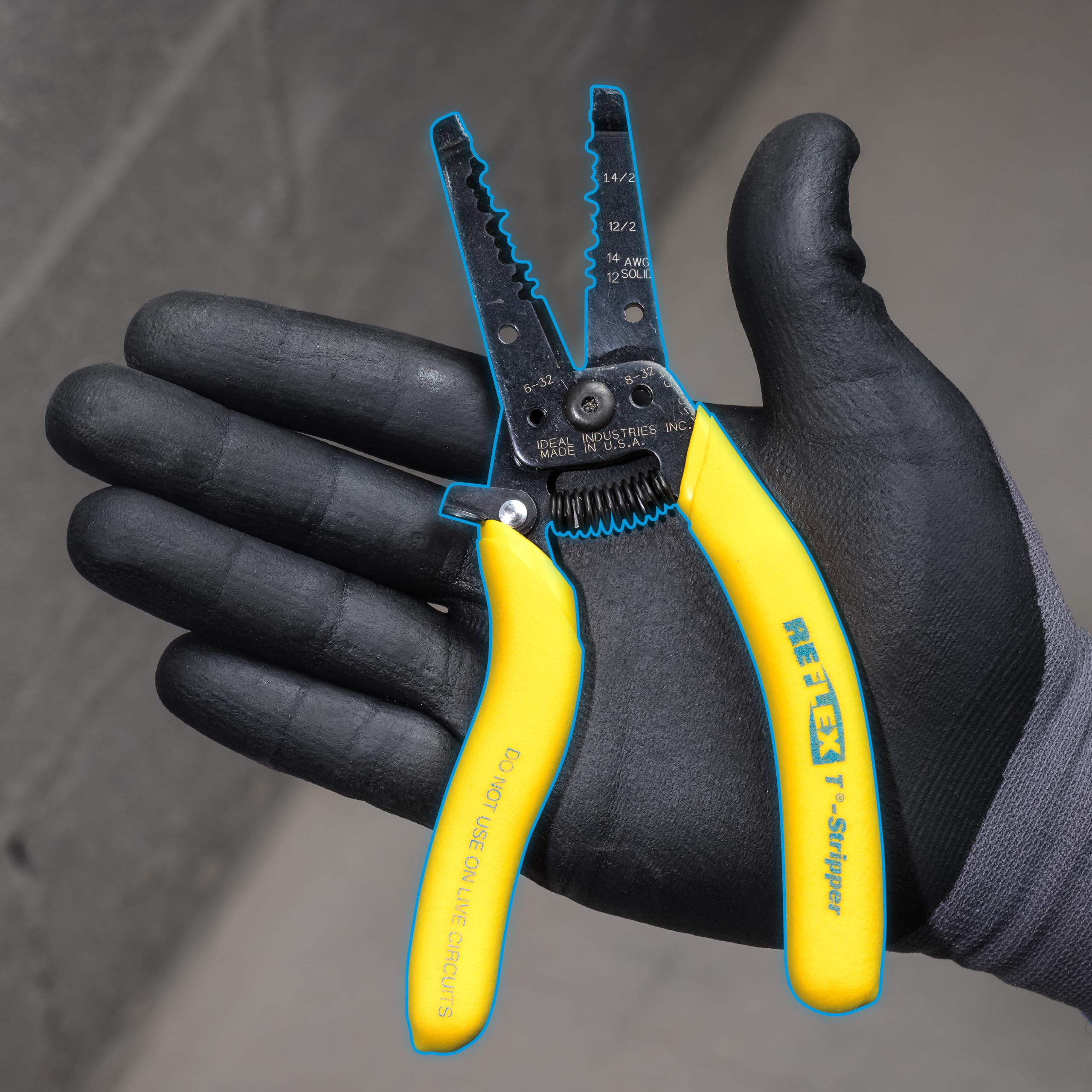 IDEAL Reflex T-Stripper textured grips for non-slip handling