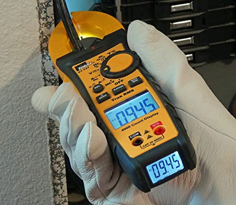 IDEAL TightSight AC/DC clamp jaw enables fast, accurate readings.