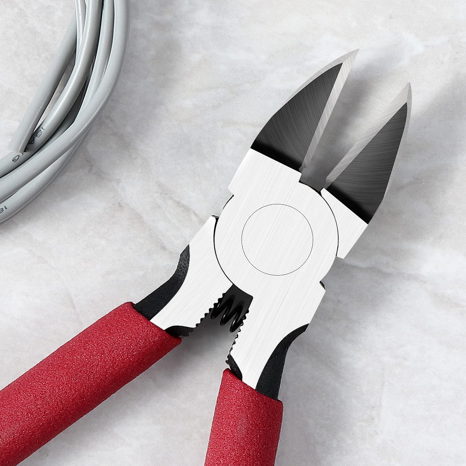 IGAN P6 pack of five offers versatile use in crafts and electrical work.