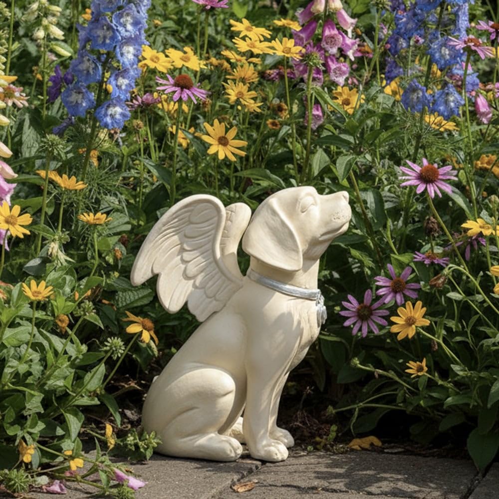 iHeartDogs resin-detail emphasizes weather-resistant material for outdoor display.