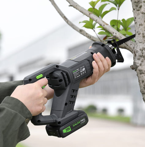 Galax Pro vacuum adapter keeps work area clean