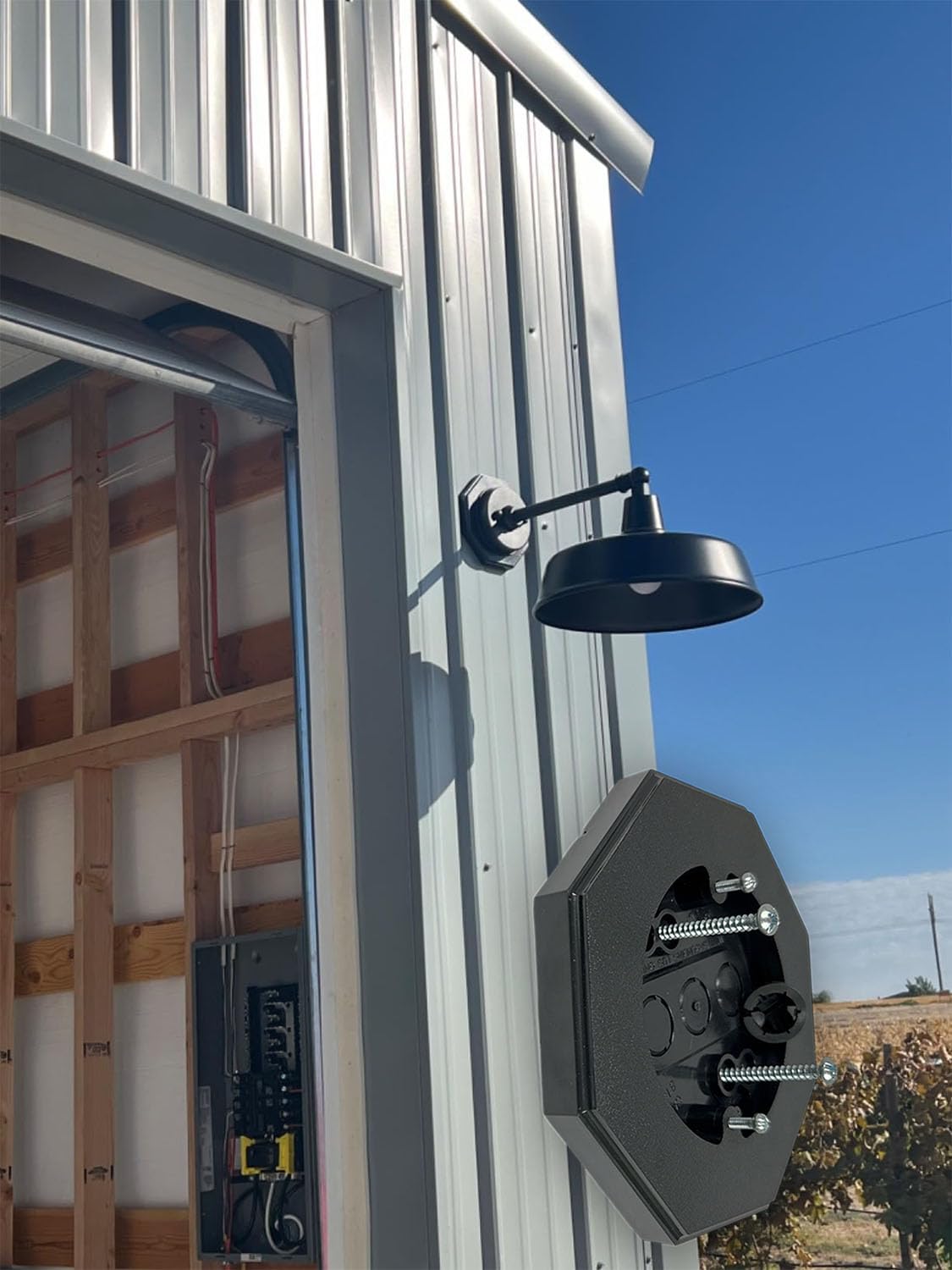 iMBAPrice IMBA-8161 BK kit includes hardware for quick outdoor mounting.