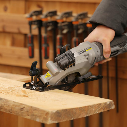 Inequalit mini circular saw compact design enabling one handed use.