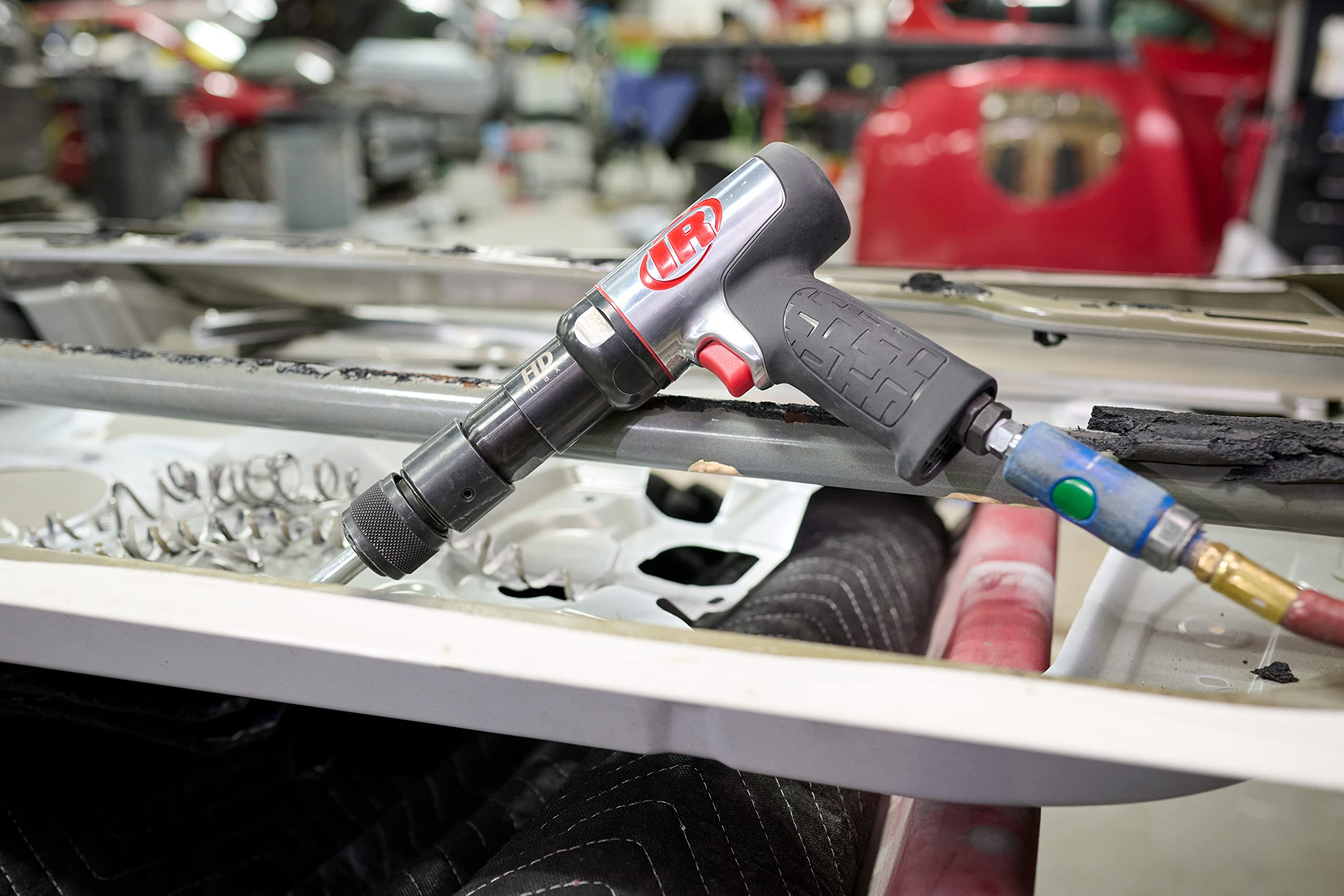 Ingersoll Rand 135MAXK suited for metal fabrication tasks