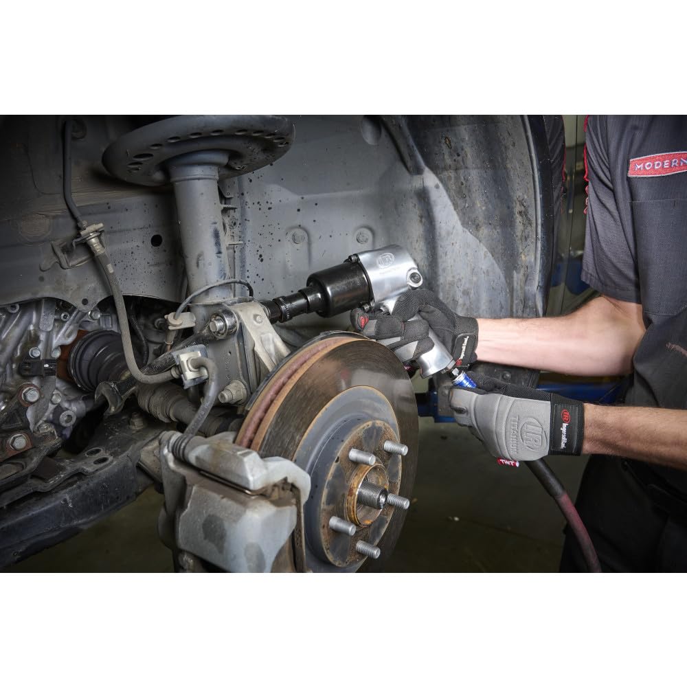 Ingersoll Rand 231C 1/2-inch drive for versatile socket work.
