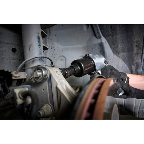 Ingersoll Rand 231C ergonomic handle improves grip and control.