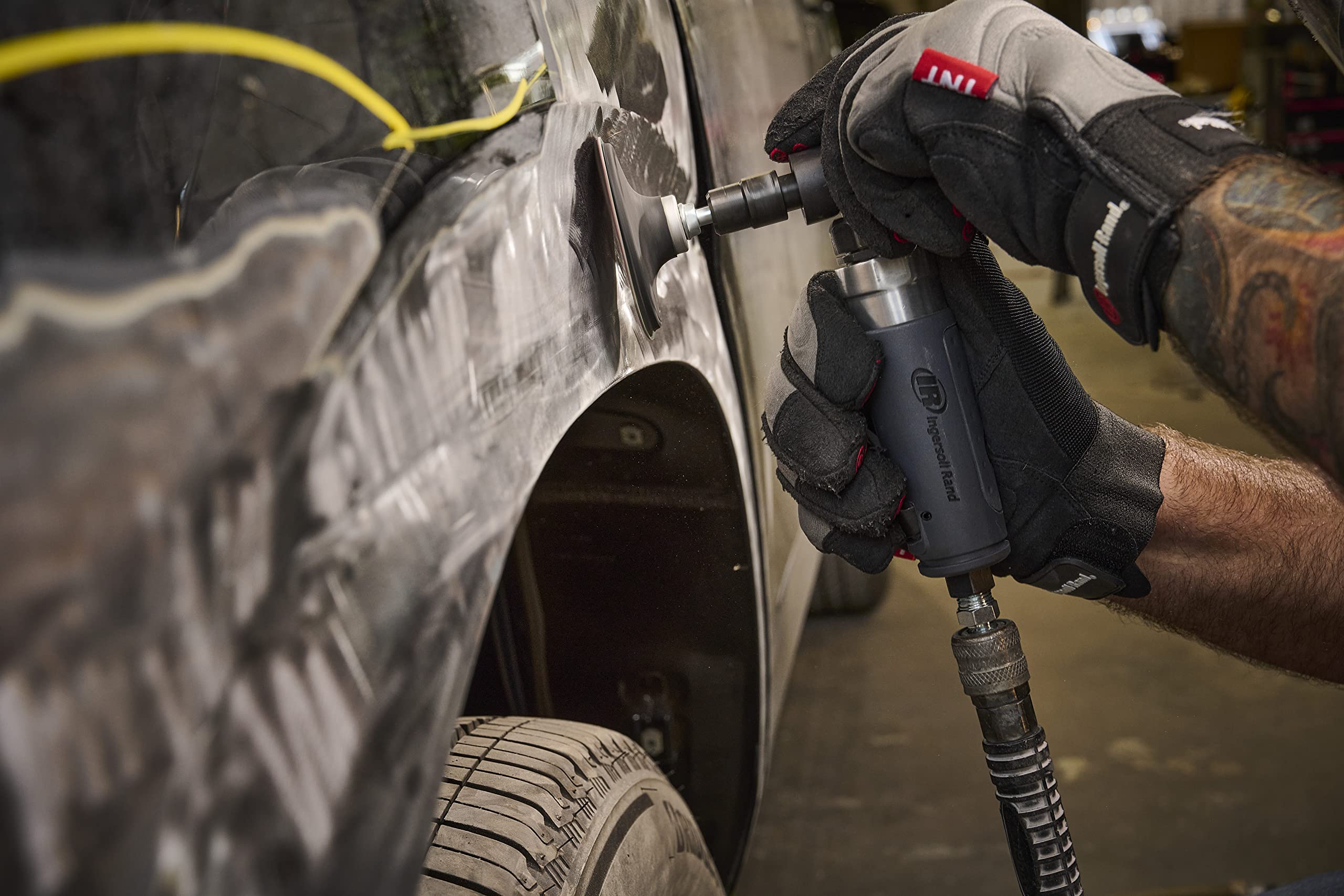 Ingersoll Rand 302B ball-bearing construction for balanced, low-vibration grinding.