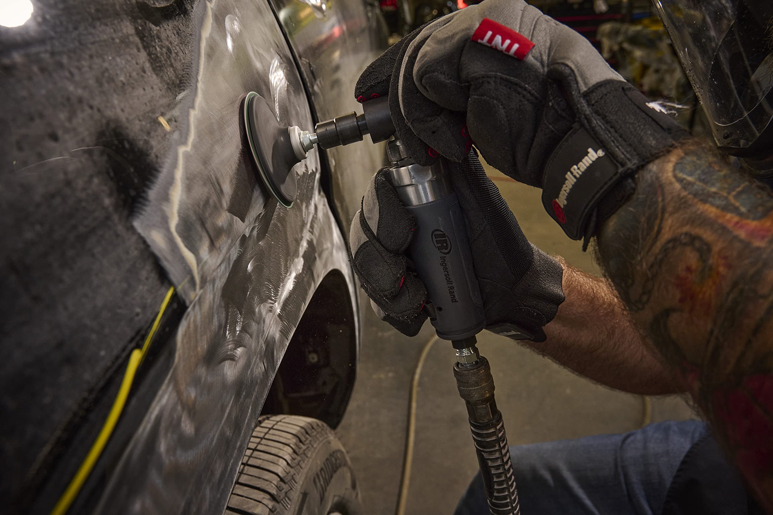 Ingersoll Rand 302B lubricating wick extends angle gear life.