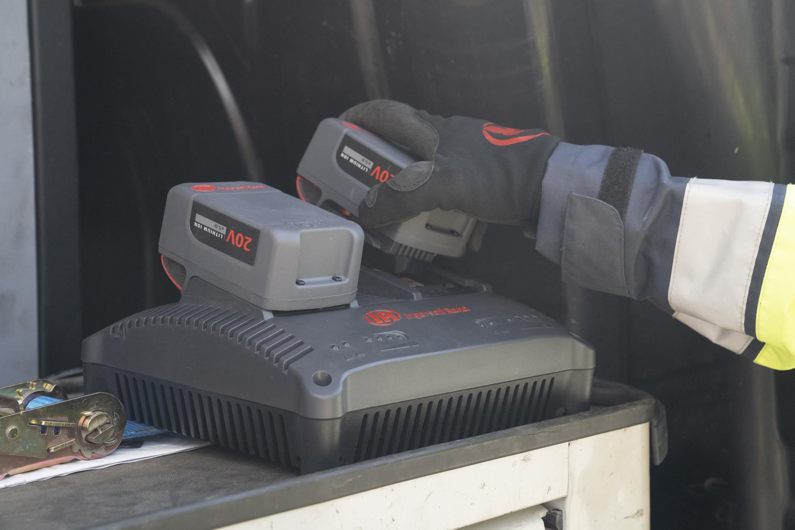 Ingersoll Rand BL2022 charging scene, quick one-hour recharge feature.
