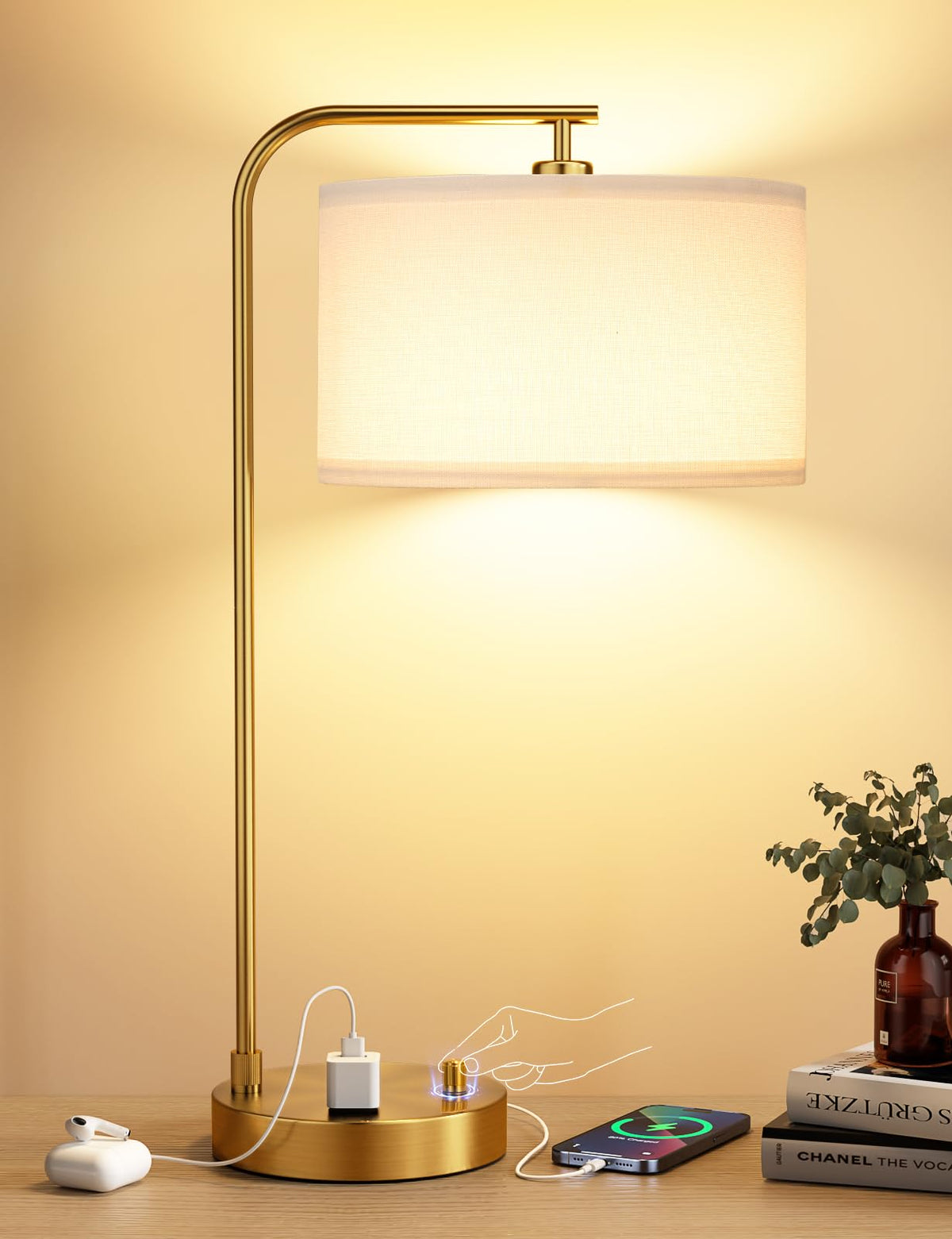 Innqoo gold table lamp with USB port, bedside charging