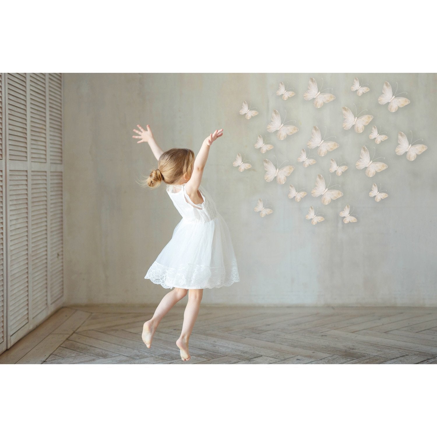 Inspired by Jewel secure packaging protects delicate feather decals on arrival.