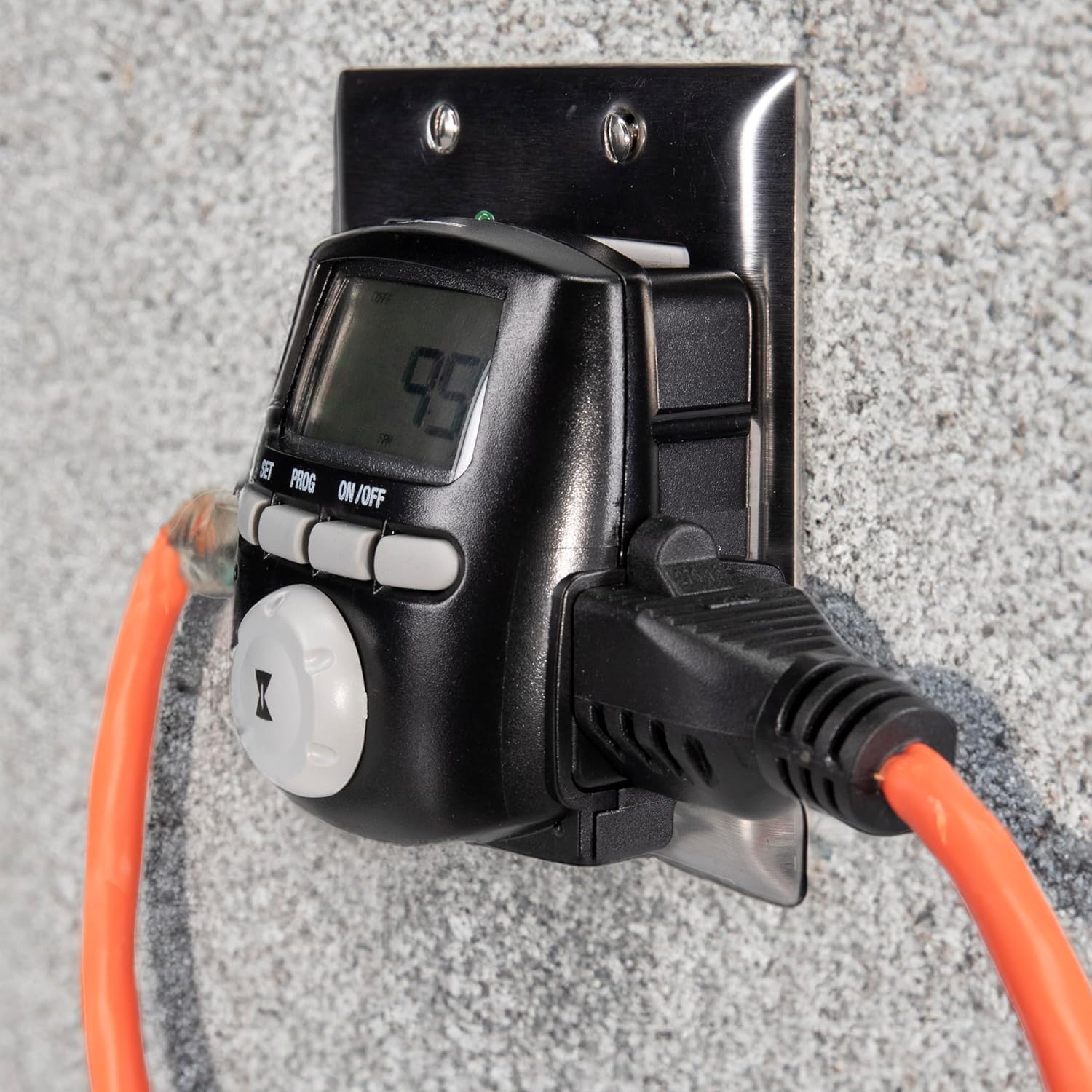 Intermatic DT200LT battery backup preserves settings during power interruptions