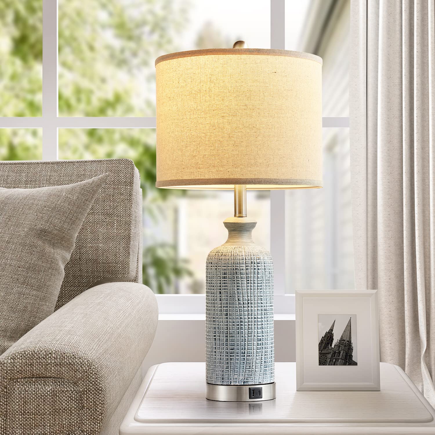 Ireliare 3-way dimmable touch control for easy brightness adjustment.