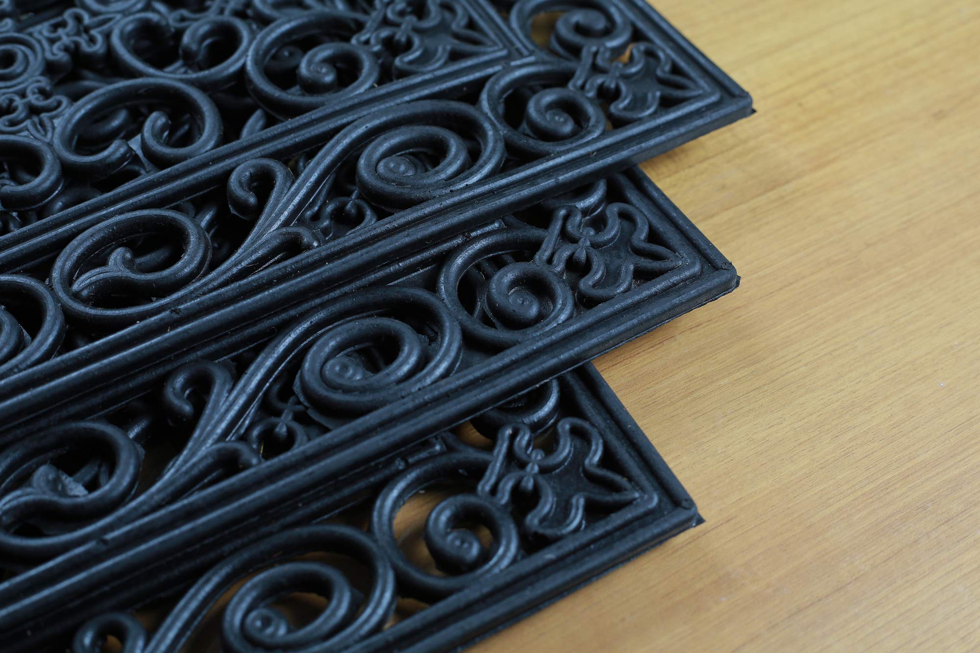 IRONGATE front steps with heavy-use robustness and grip