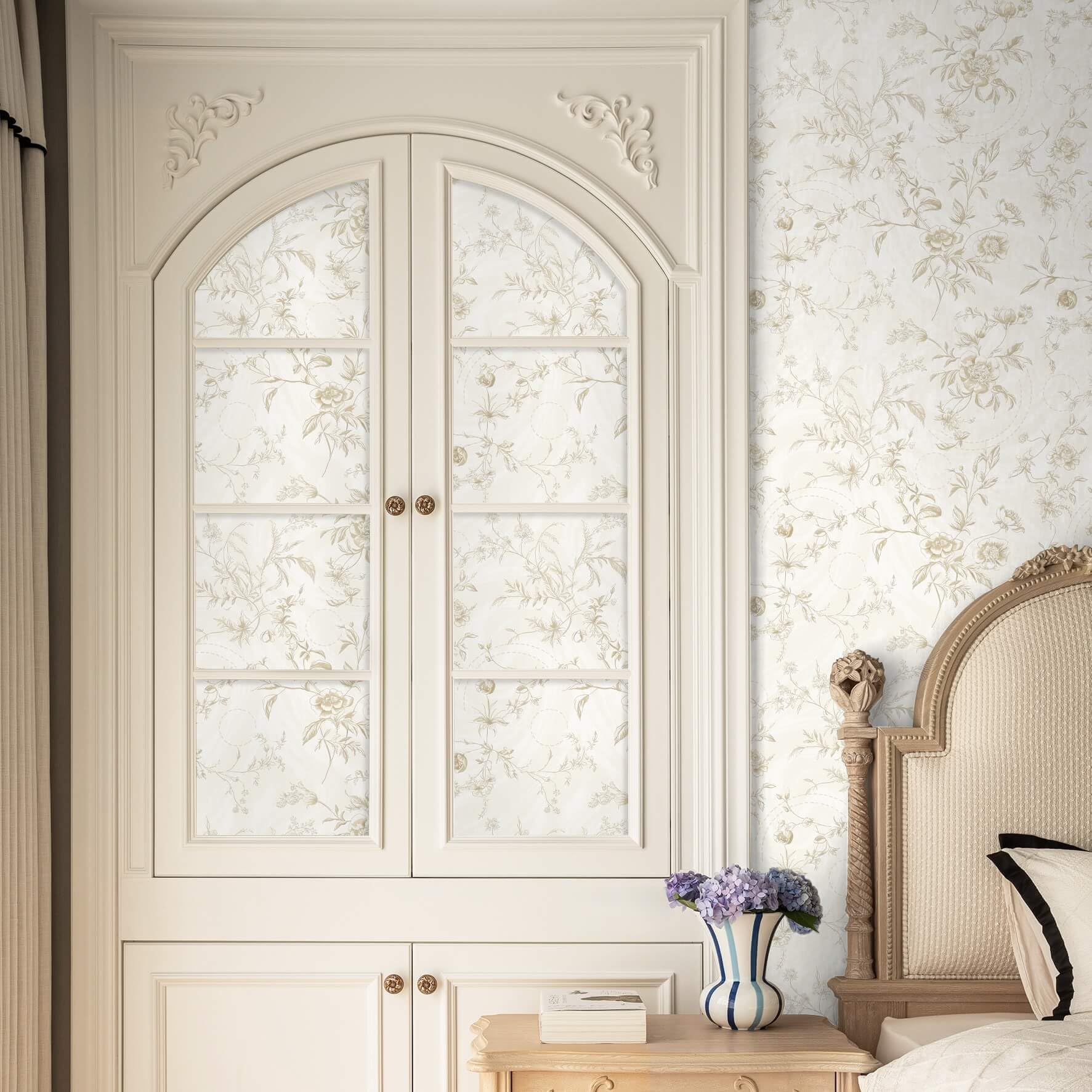 Ismoon self-adhesive wallpaper ideal for cabinets and furniture surfaces.