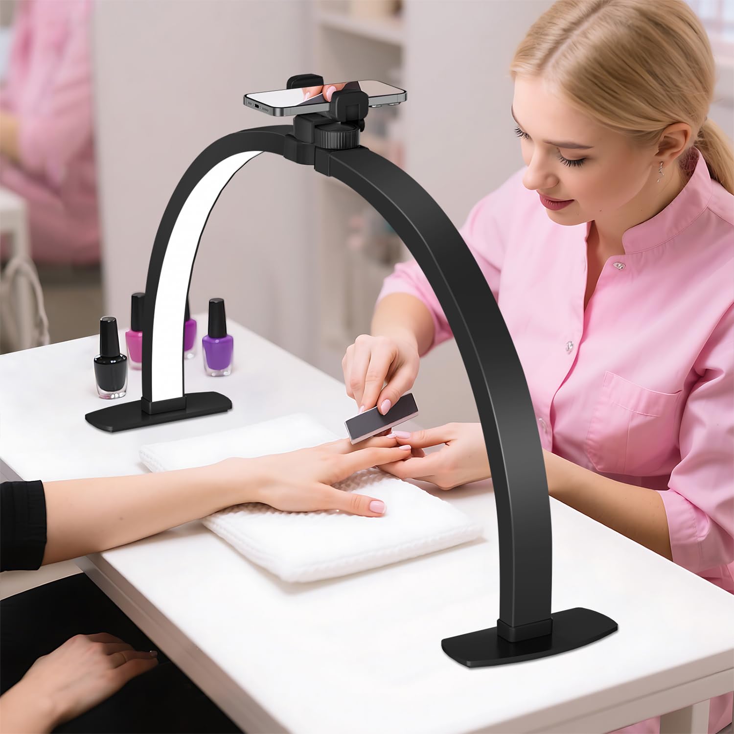 Close view of iVict lamp with 40W output and high CRI for true color rendering.