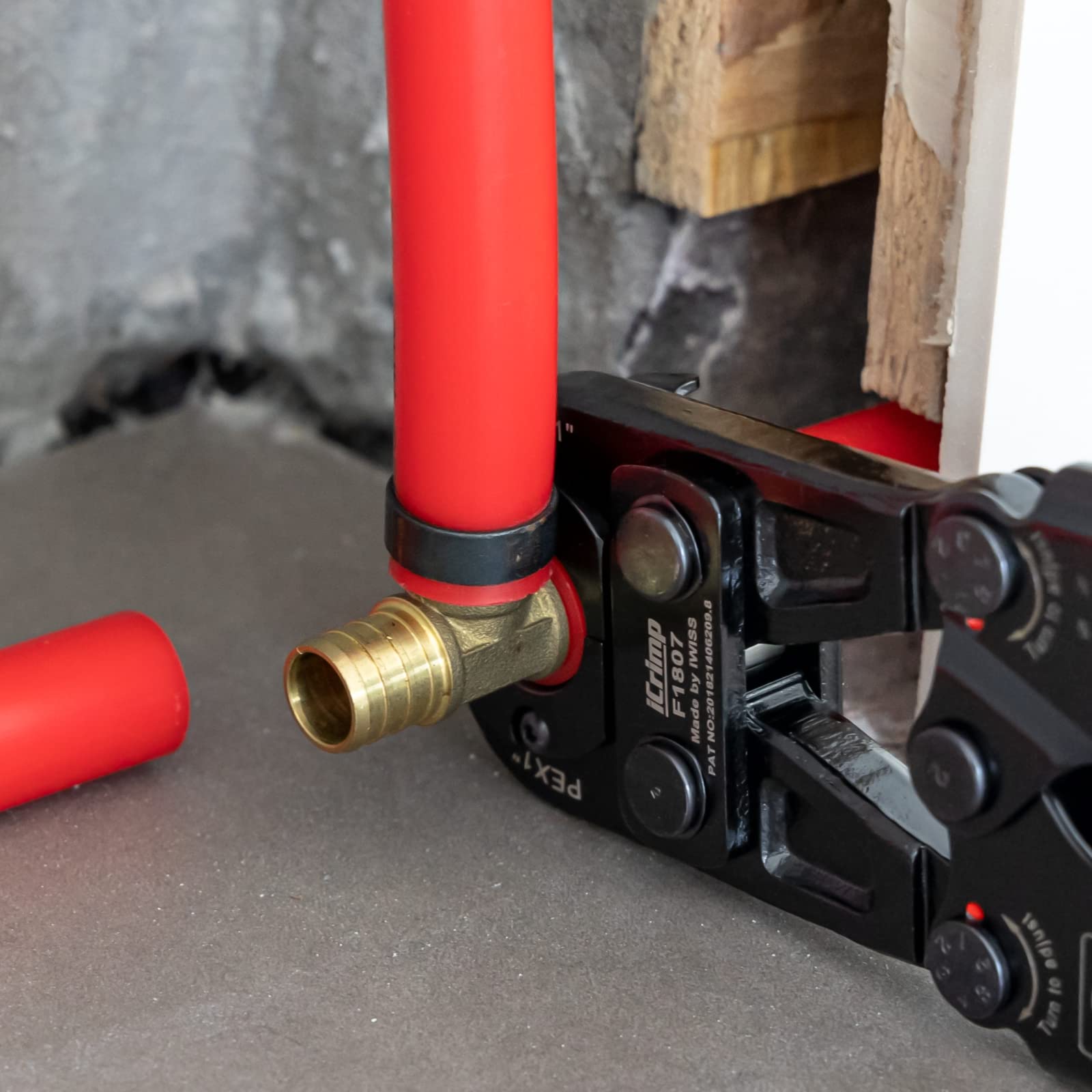 Spanner accessory included with IWISS iCrimp PEX kit