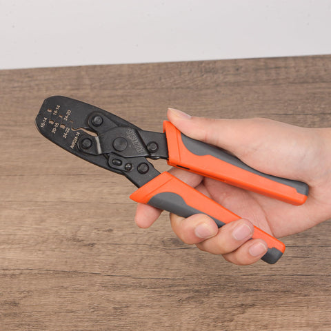 IWISS iCrimp tool aids professional assembly in automotive and PC builds.