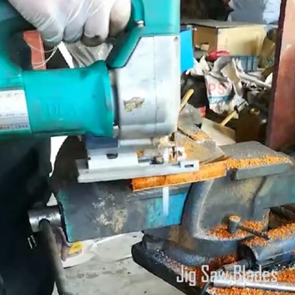 Janchi T101BR wear-resistant blades provide longer life in frequent jigsaw use.