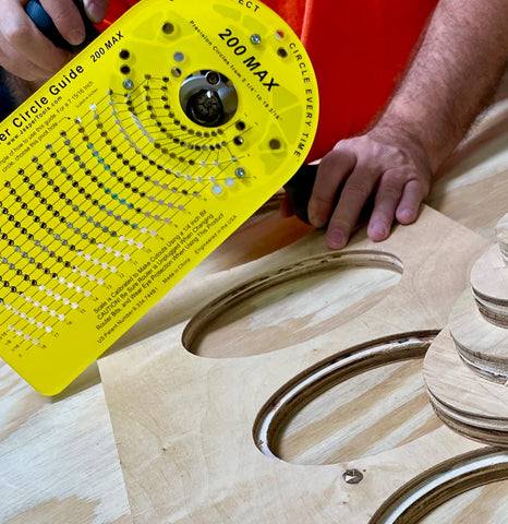 Jasper Model 200 centering disc provides accurate alignment for clean circles.