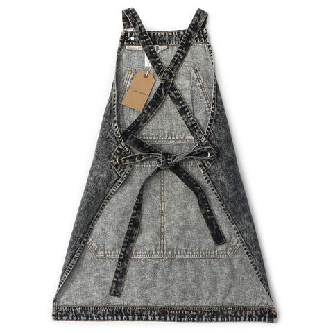 Jeanerlor cross-strap design provides comfortable shoulder support for long shifts.