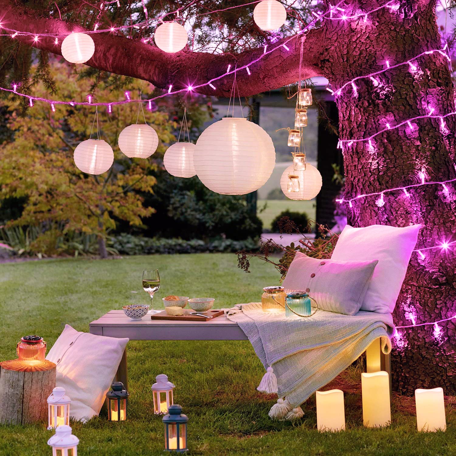 JMEXSS pink lights on wall offer dreamy backdrops.