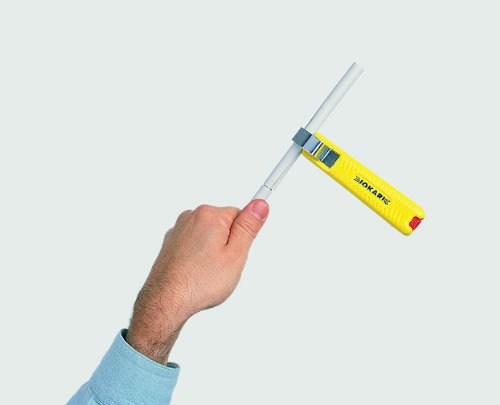 Jokari Secura No.27 handle with spare blade storage for quick replacements.
