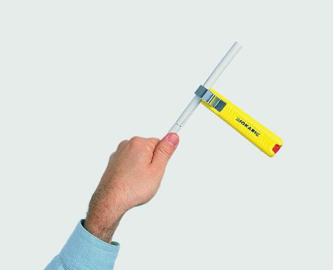 Jokari Secura No.27 handle with spare blade storage for quick replacements.