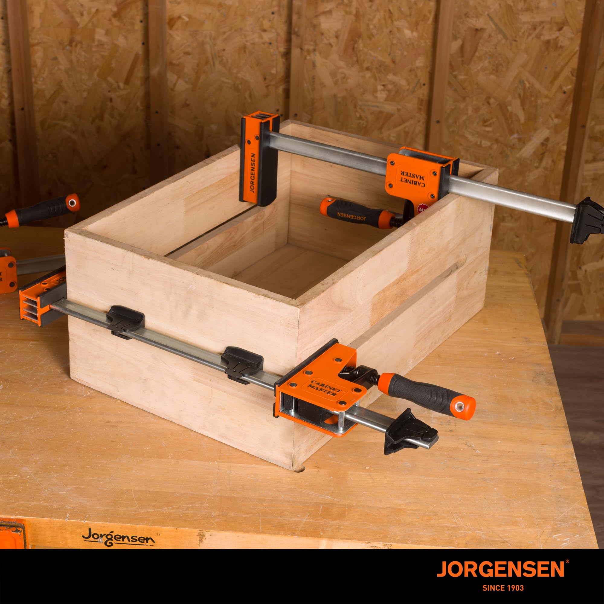 Replacement jaw pads protect workpieces and improve glue resistance.