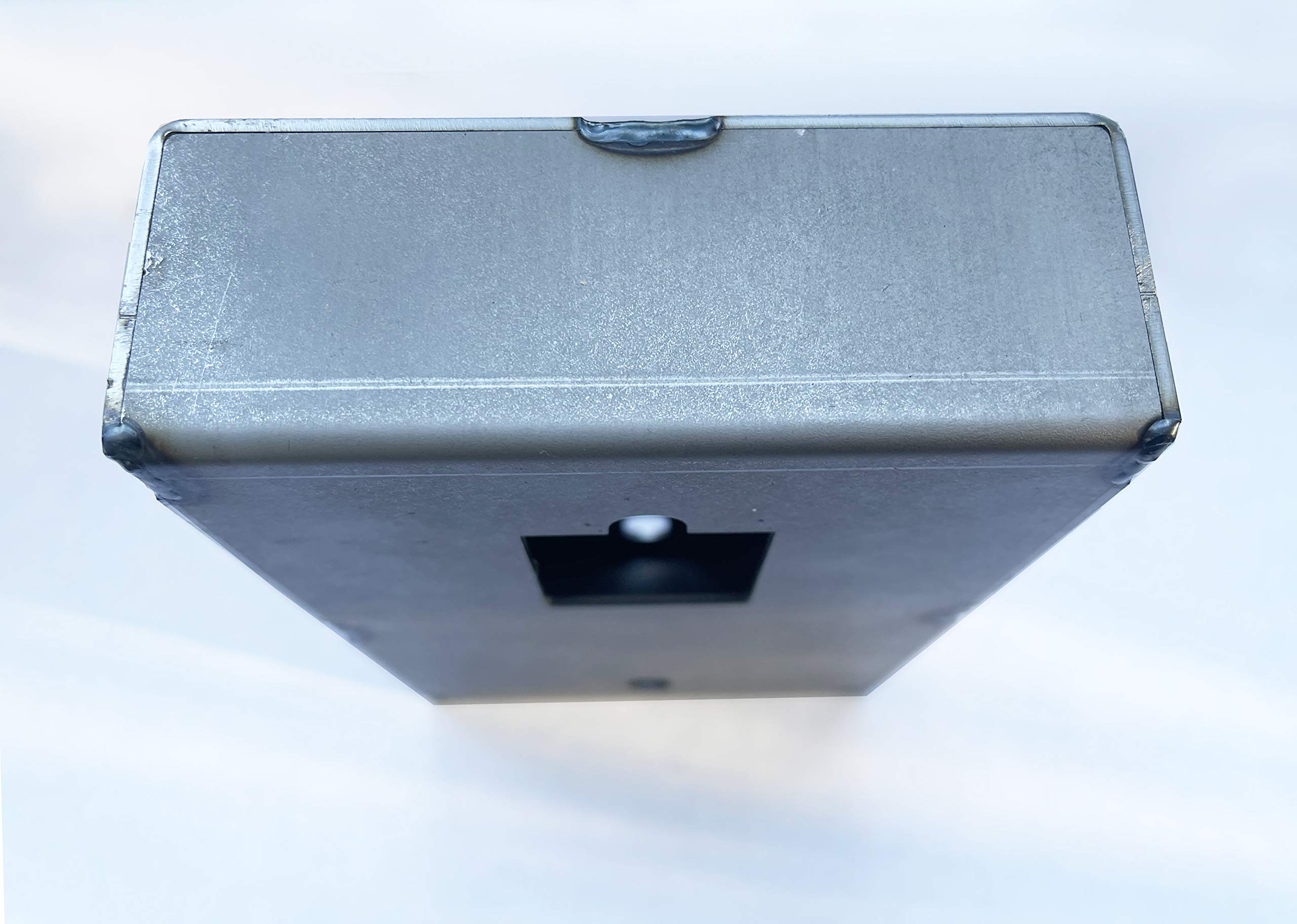 JOUNJIP GB2020 precut holes facilitate fast mounting on metal gates
