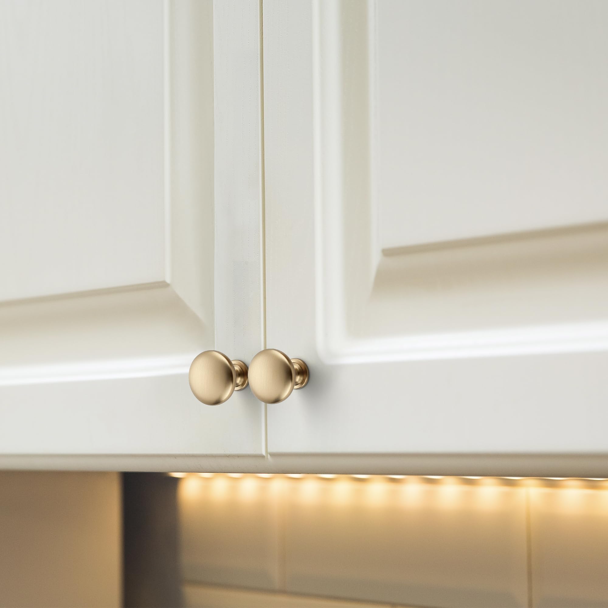 JOY DECOR champagne bronze knob close-up showing brushed texture for comfortable daily use