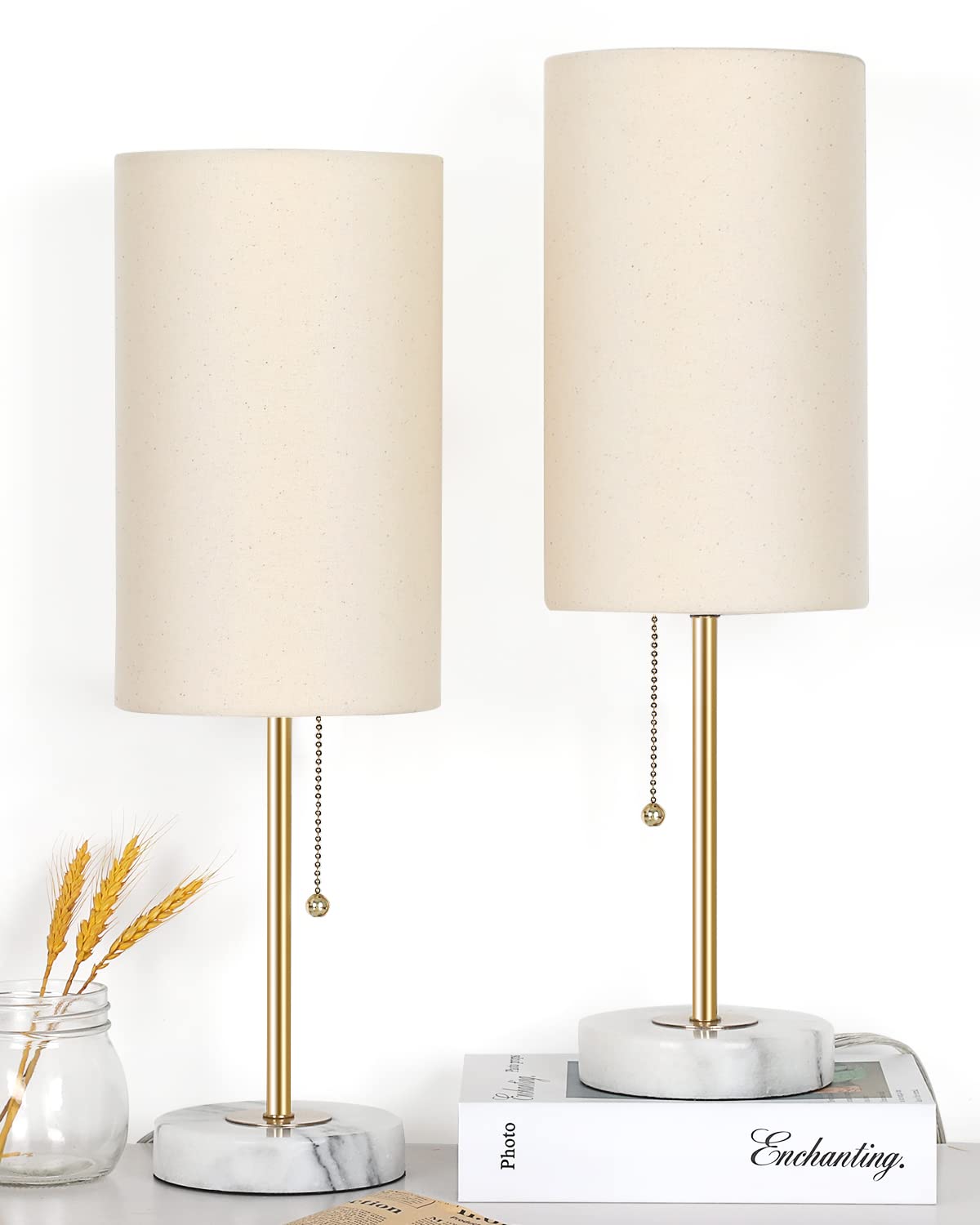 JUNNAI bedside lamp linen shade with golden pole for soft glow.