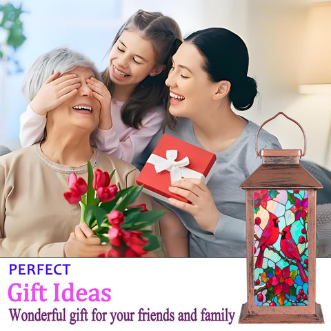 Kaakuuki Cardinal lantern makes a thoughtful gift for garden lovers.