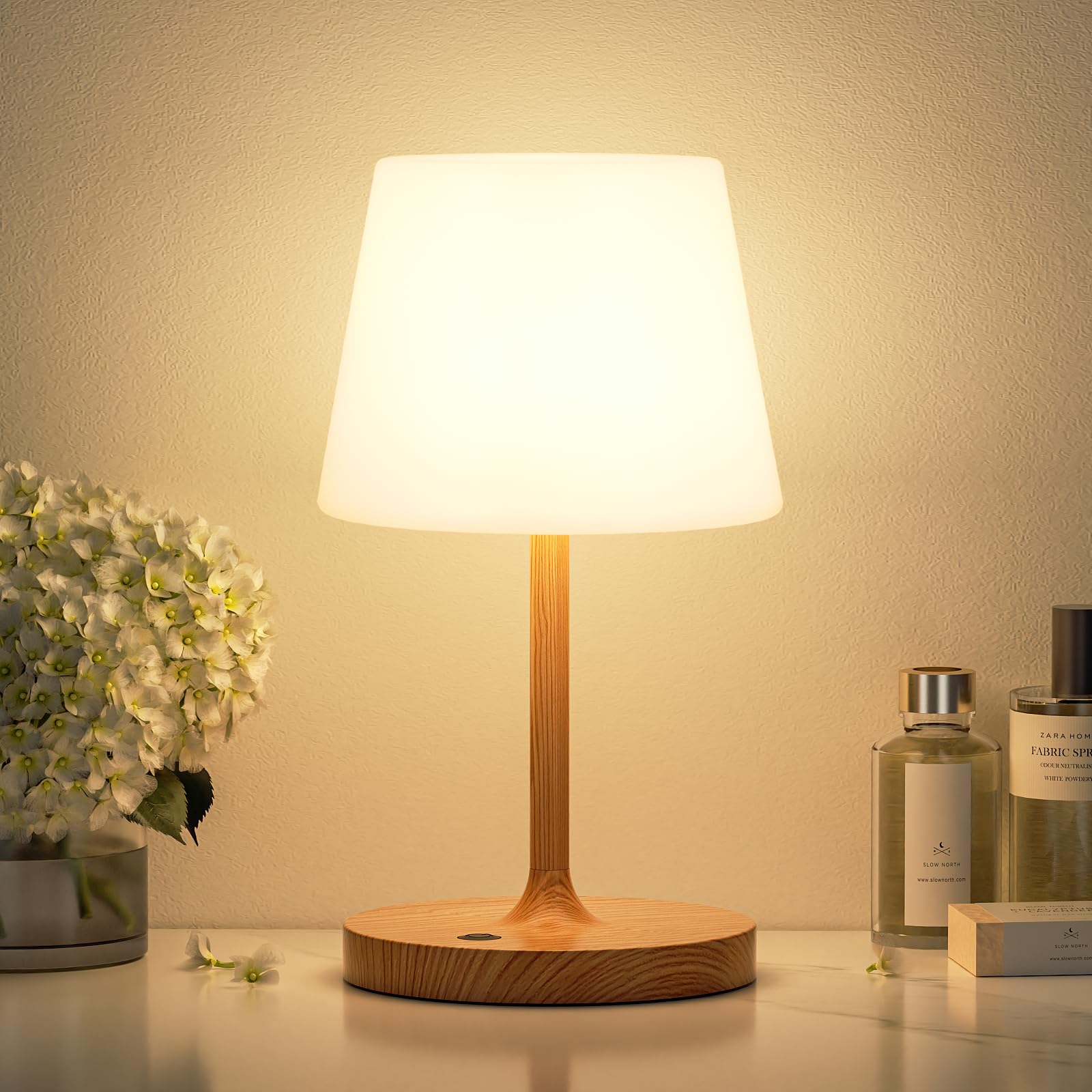 Kakanuo compact table counter lamp fits tight spaces.